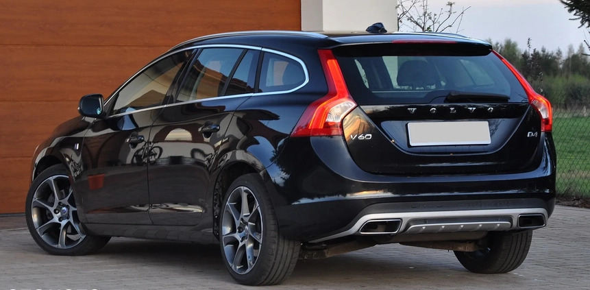 Volvo V60 cena 52400 przebieg: 219000, rok produkcji 2015 z Starachowice małe 667